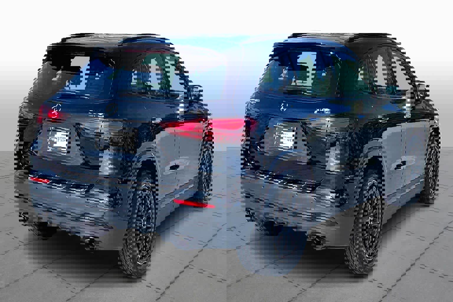 Used 2025 Mercedes-Benz GLA 35 AMG 4MATIC image 13