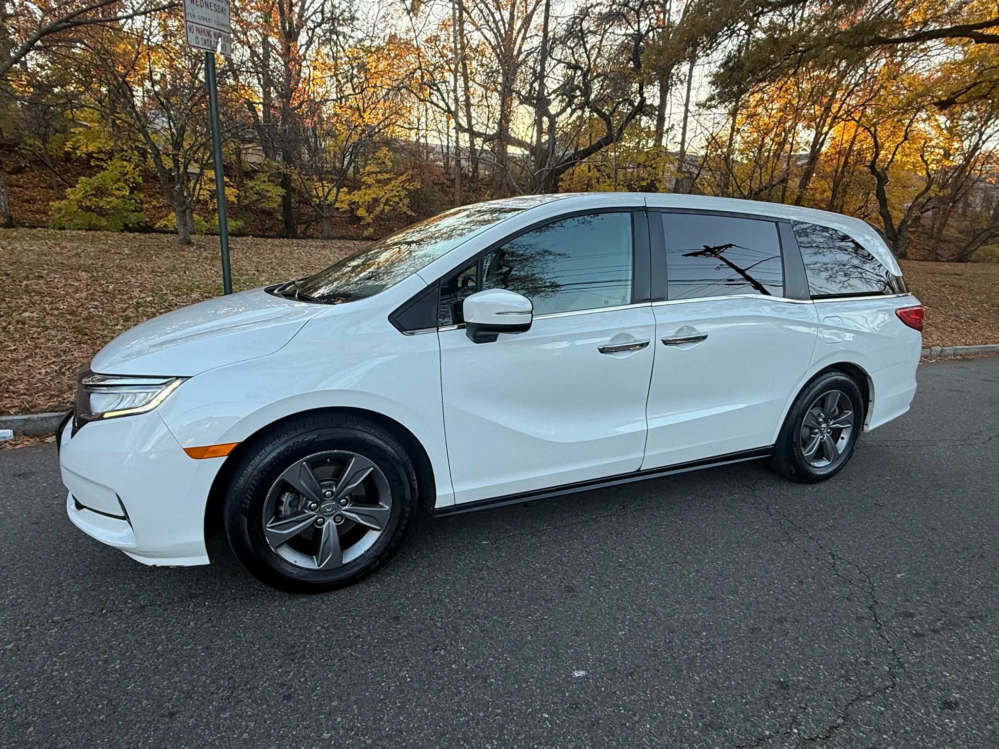Used 2022 Honda Odyssey EX image 3