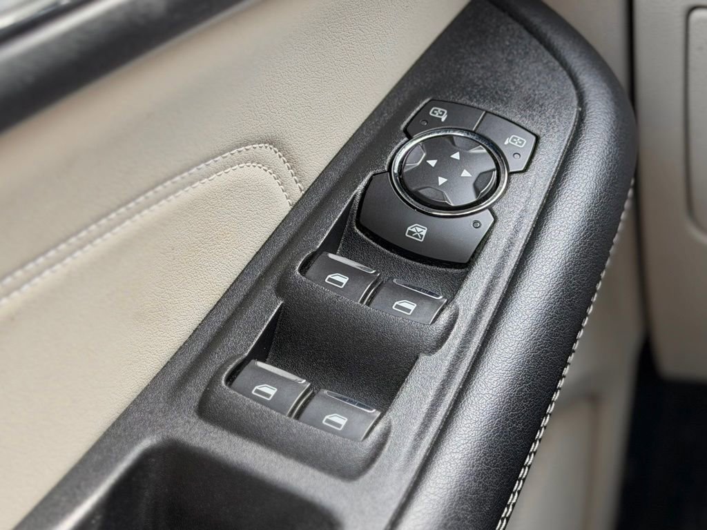 Certified 2022 Ford Edge Titanium w/ Equipment Group 301A image 18