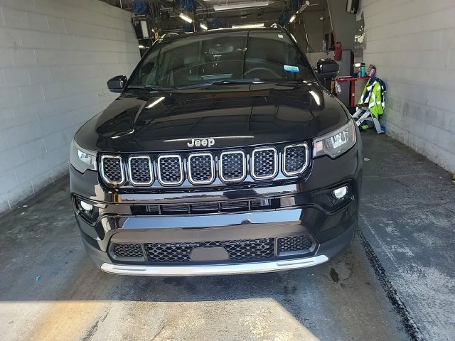 Used 2024 Jeep Compass Limited AWD/4WD image 6