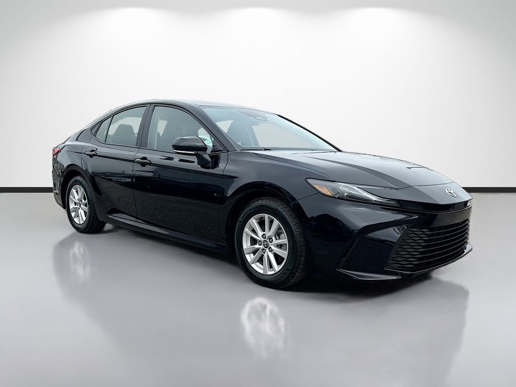 Used 2025 Toyota Camry LE image 1