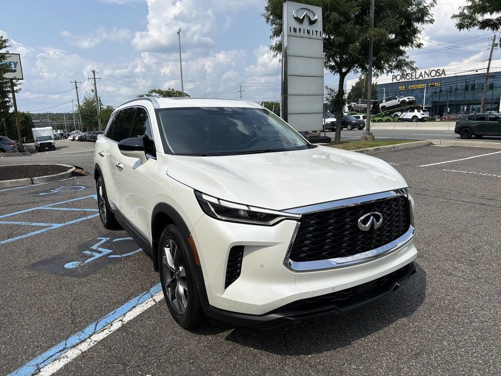 Certified 2023 INFINITI QX60 Luxe w/ Performance Audio Package AWD/4WD image 2