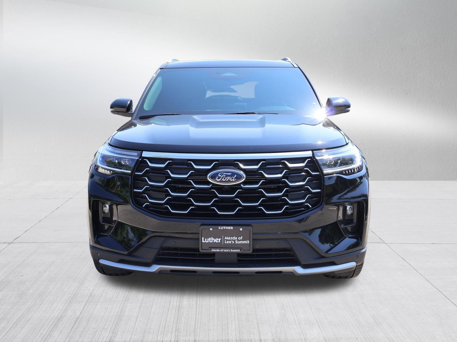 Used 2025 Ford Explorer Platinum w/ Ultimate Package AWD/4WD image 2