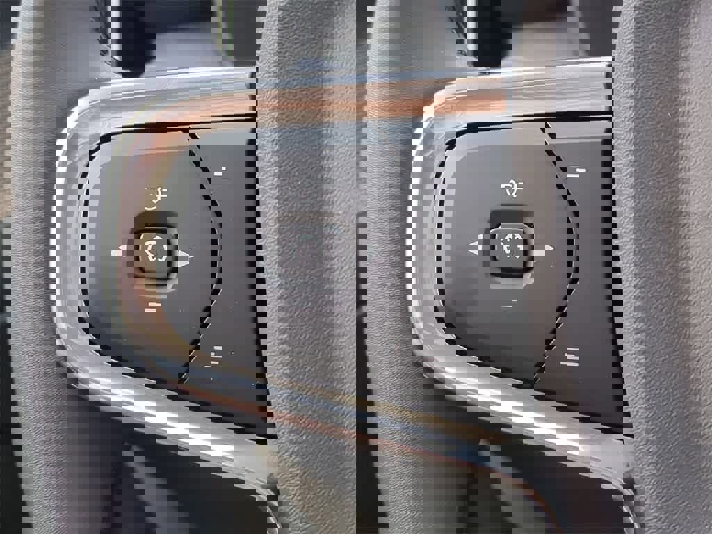 New 2026 Volvo XC40 B5 Core w/ Protection Package Premier image 23