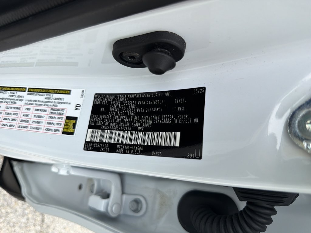 Used 2025 Toyota Corolla Cross LE FWD image 35