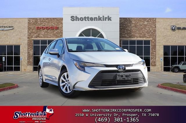 Used 2024 Toyota Corolla LE image 1