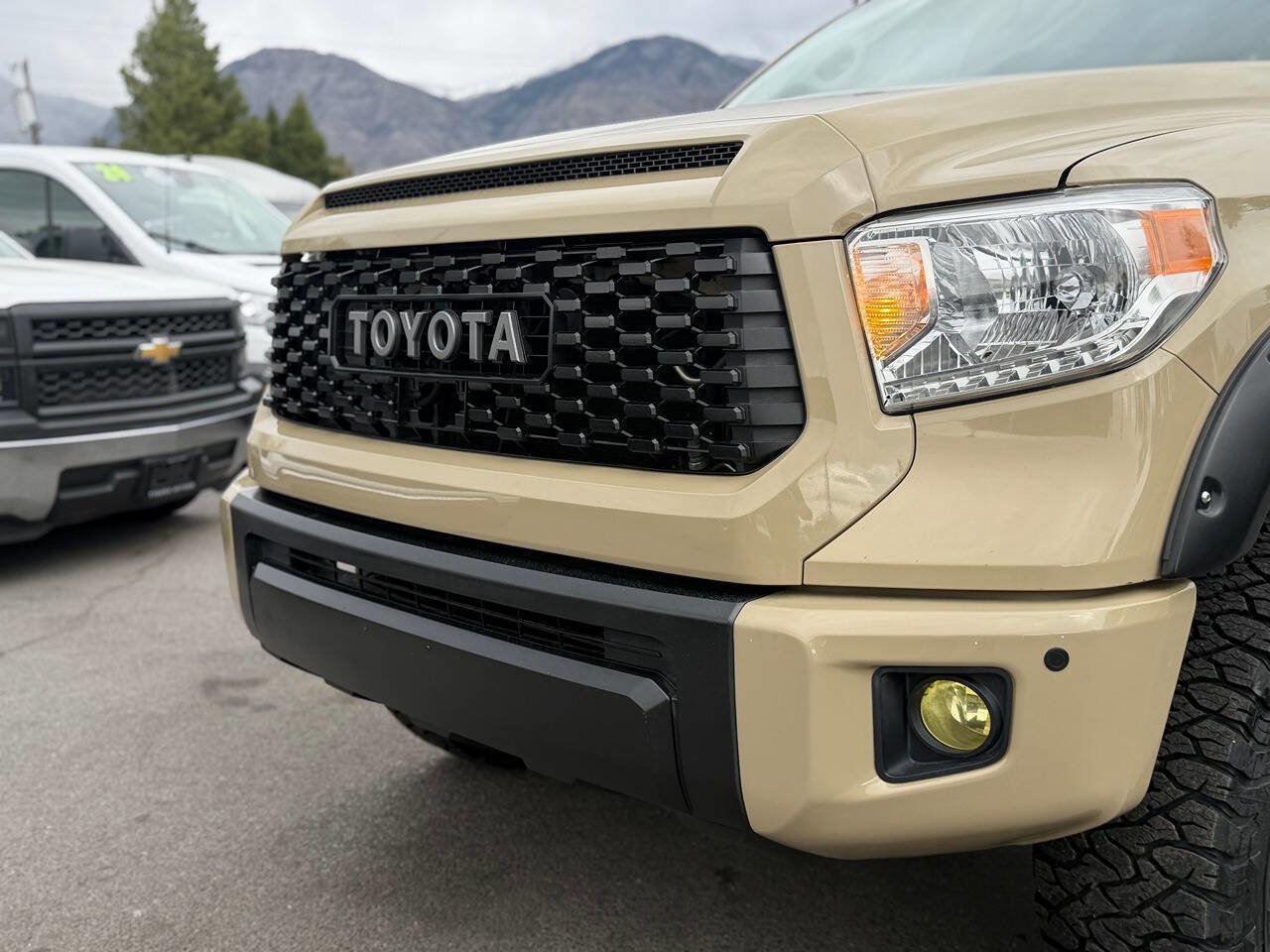 Used 2017 Toyota Tundra Limited w/ Limited Premium Package AWD/4WD image 28