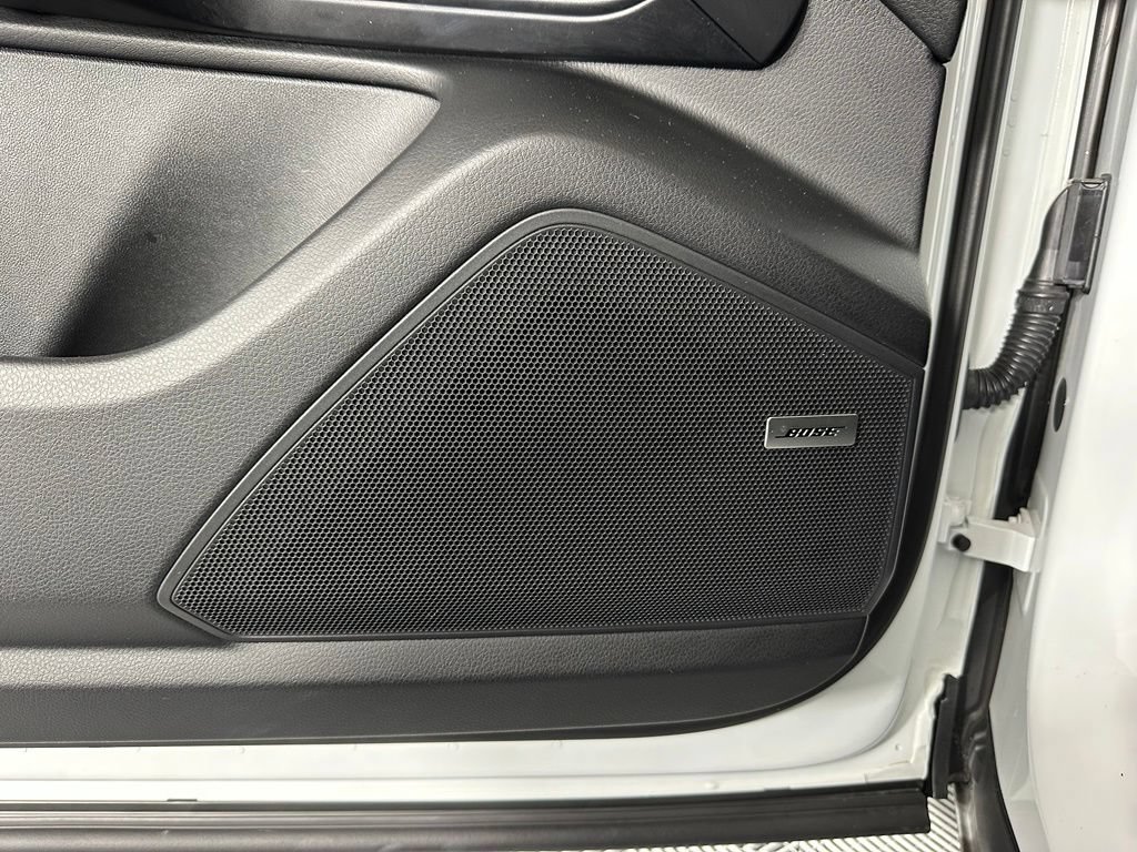 Certified 2025 Porsche Cayenne AWD/4WD image 19