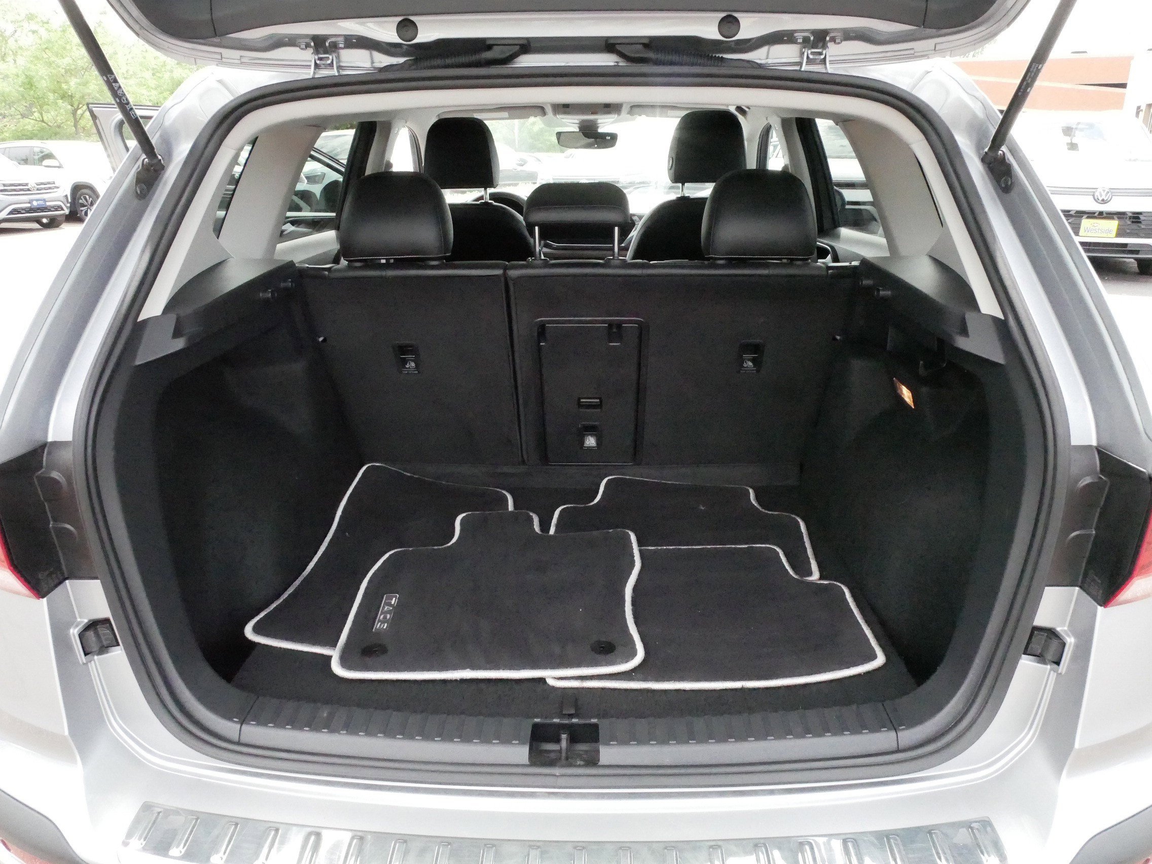 Certified 2023 Volkswagen Taos SEL AWD/4WD image 18