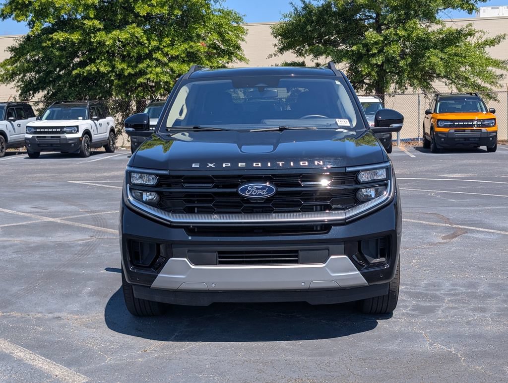 Used 2025 Ford Expedition Platinum w/ Platinum Ultimate Package AWD/4WD image 7