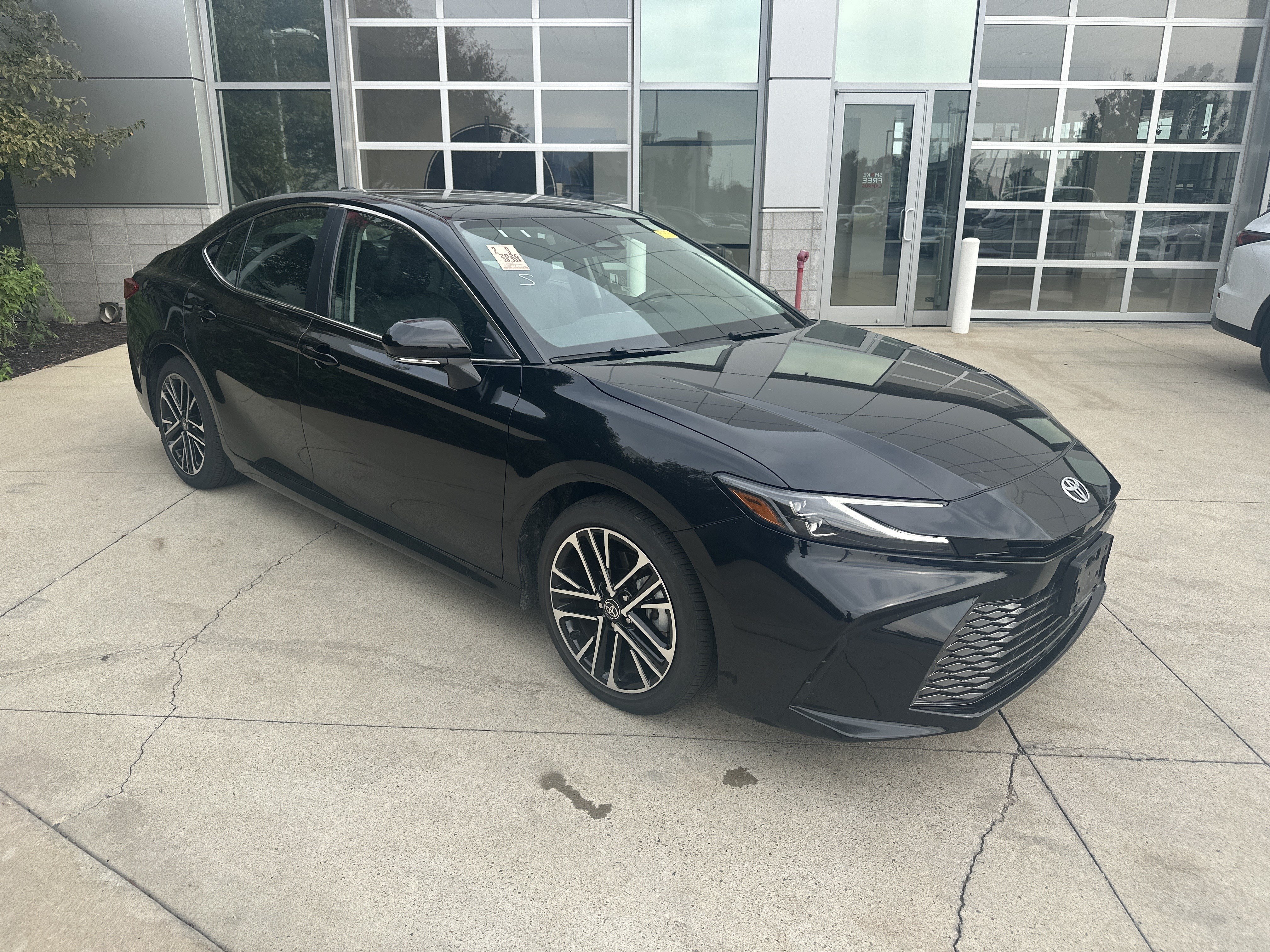 Used 2026 Toyota Camry XLE FWD image 2