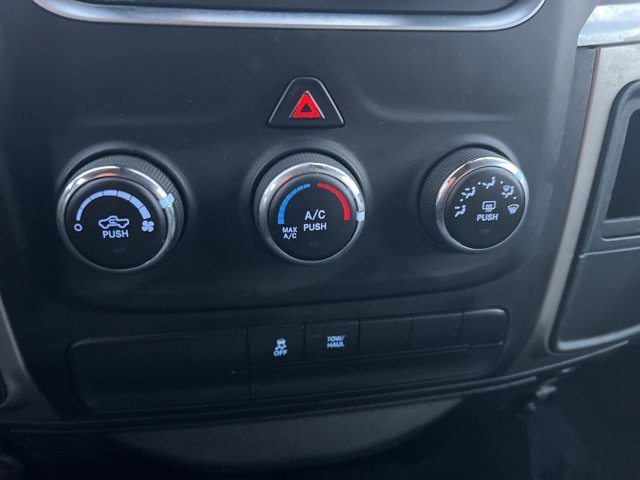 Used 2019 RAM 1500 Classic SLT image 31