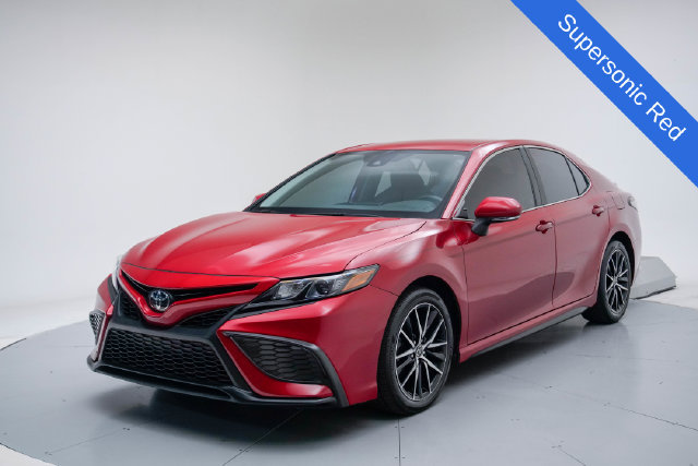 Used 2023 Toyota Camry SE FWD image 3