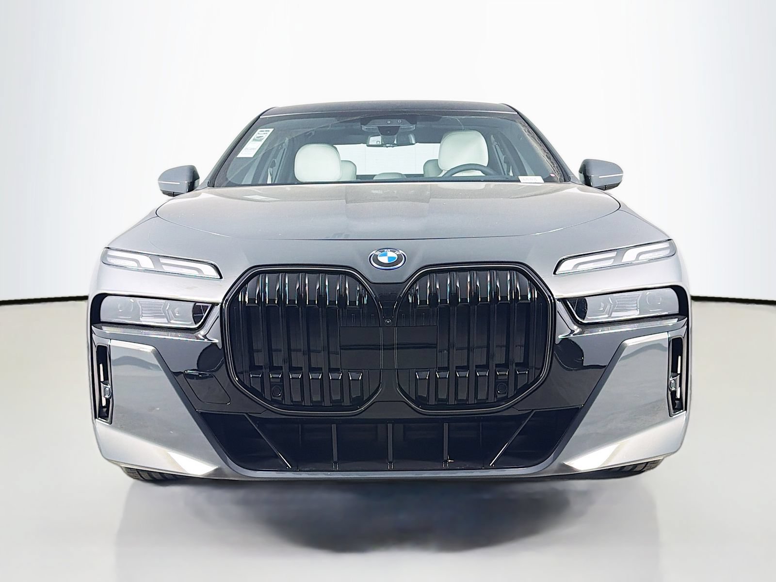 New 2026 BMW i7 xDrive60 AWD/4WD image 2
