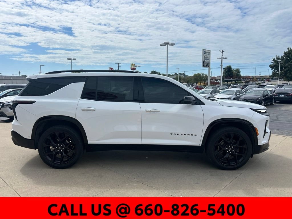 Used 2024 Chevrolet Traverse RS AWD/4WD image 4