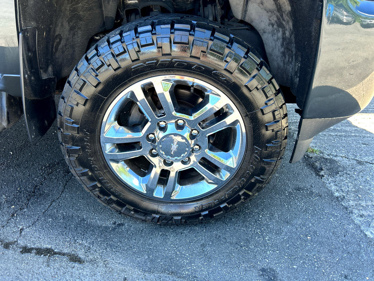 Used 2019 Chevrolet Silverado 2500 High Country w/ Duramax Plus Package image 16