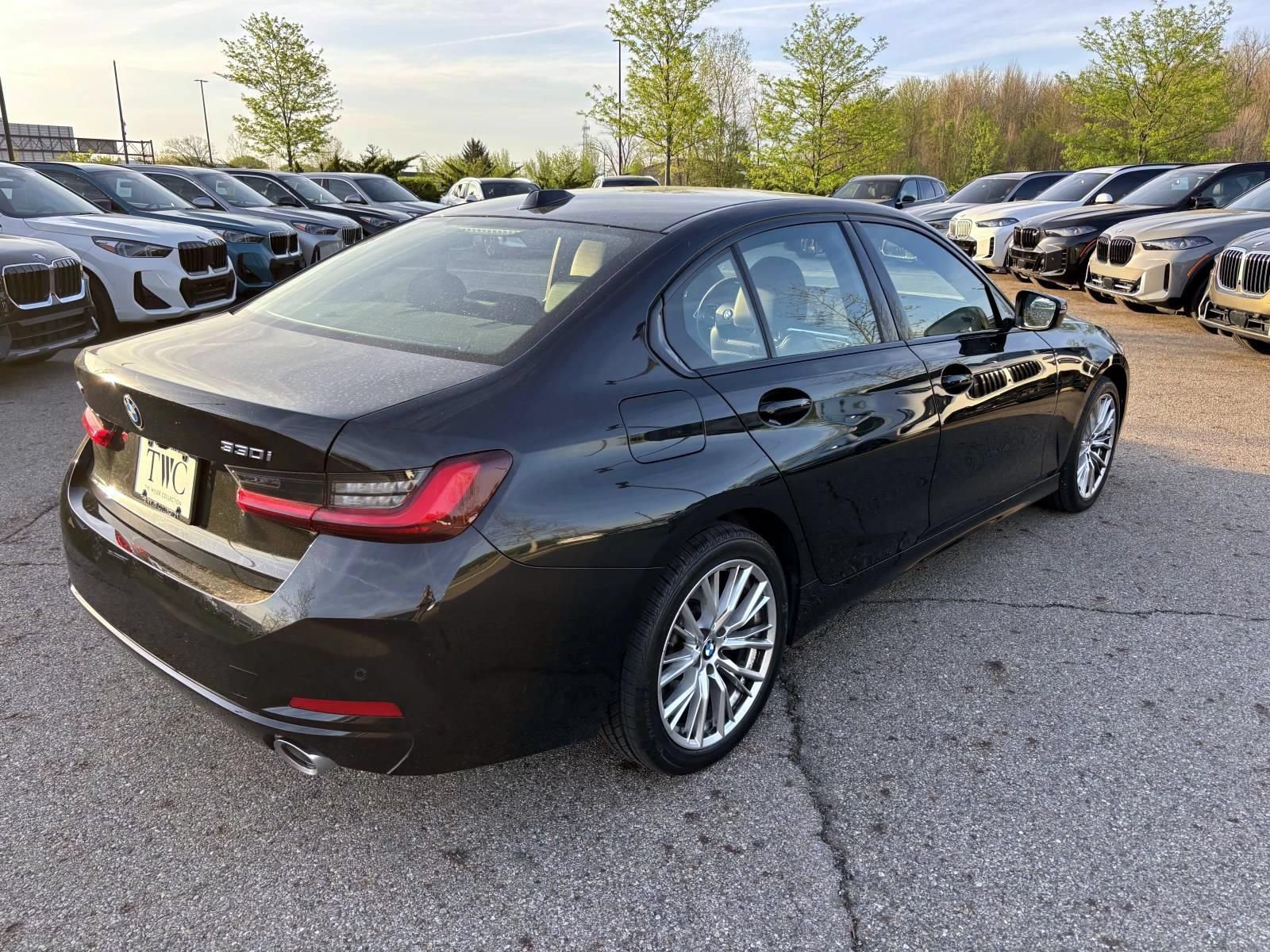Used 2023 BMW 330i xDrive Sedan w/ Premium Package AWD/4WD image 5