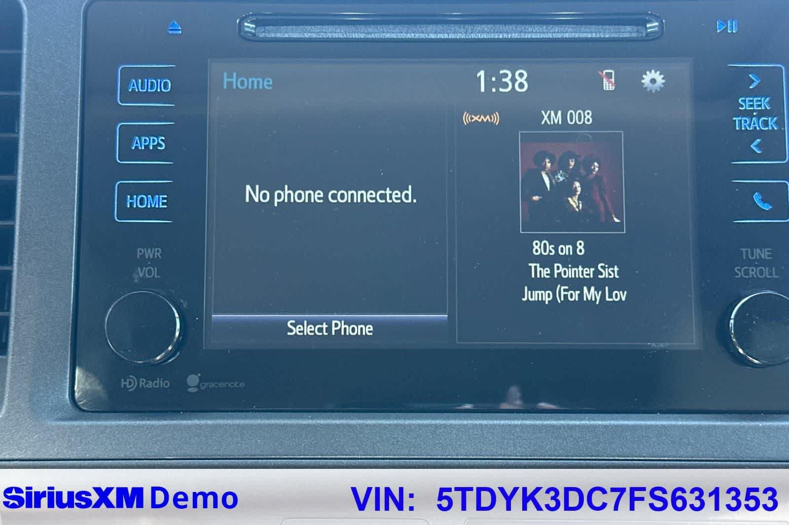Used 2015 Toyota Sienna XLE FWD image 32