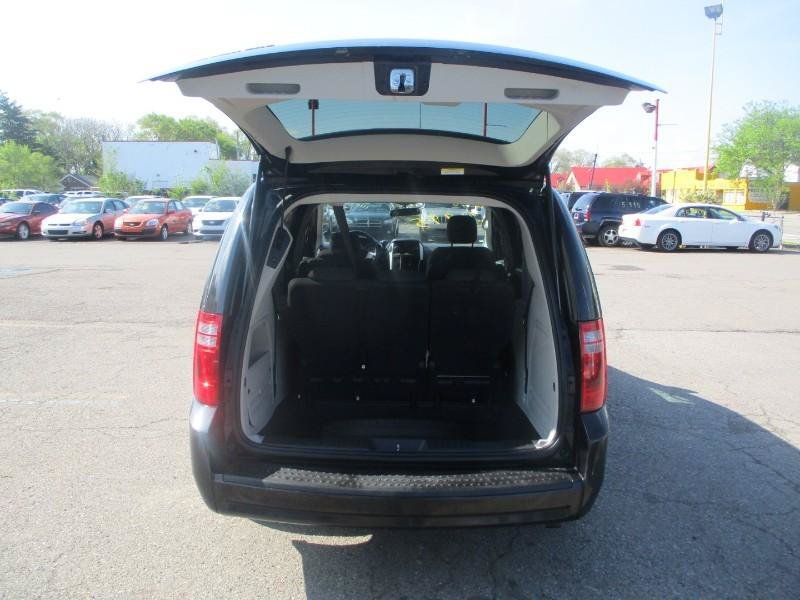 Used 2008 Dodge Grand Caravan SXT w/ Family Value Group FWD image 6