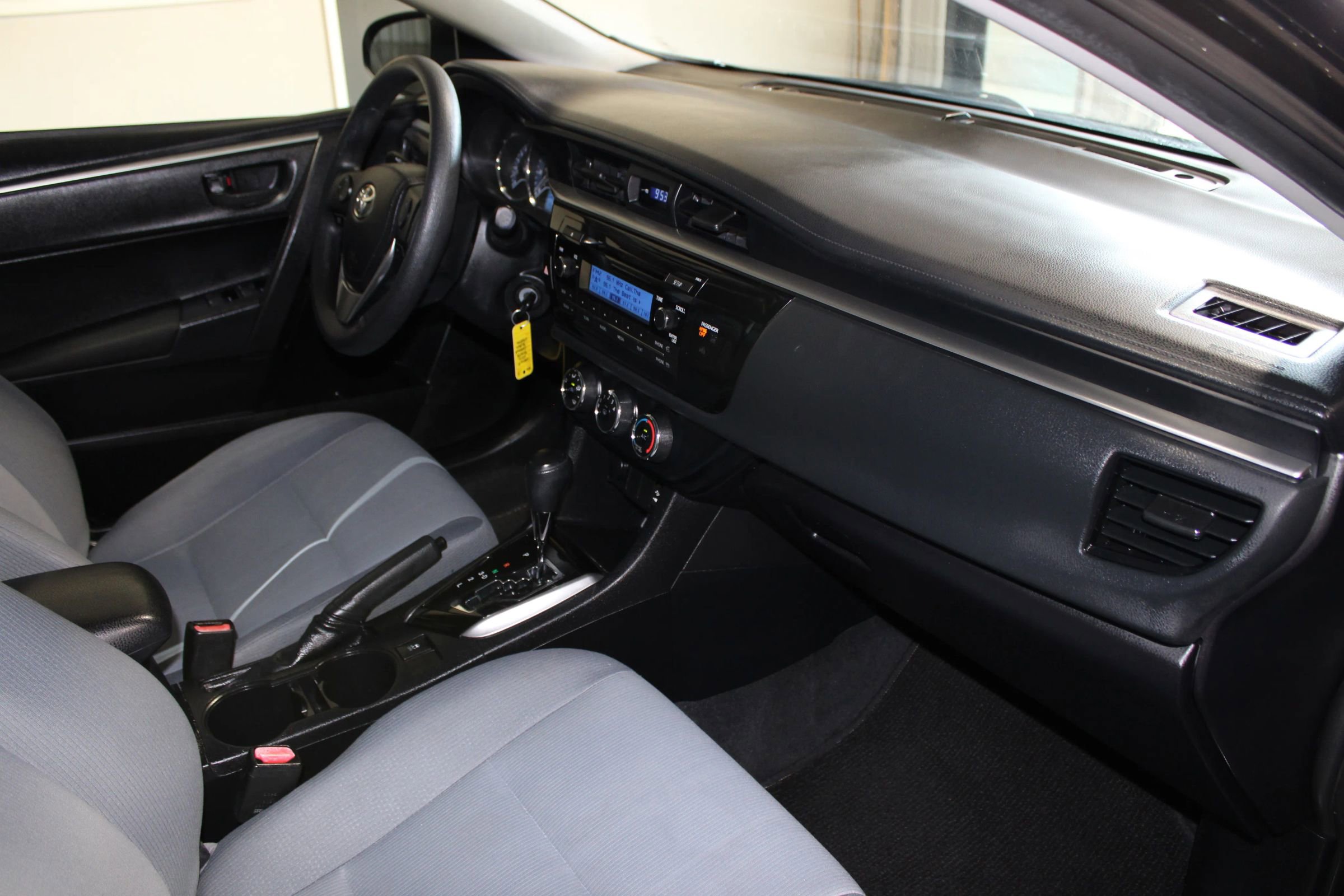 Used 2014 Toyota Corolla L FWD image 24