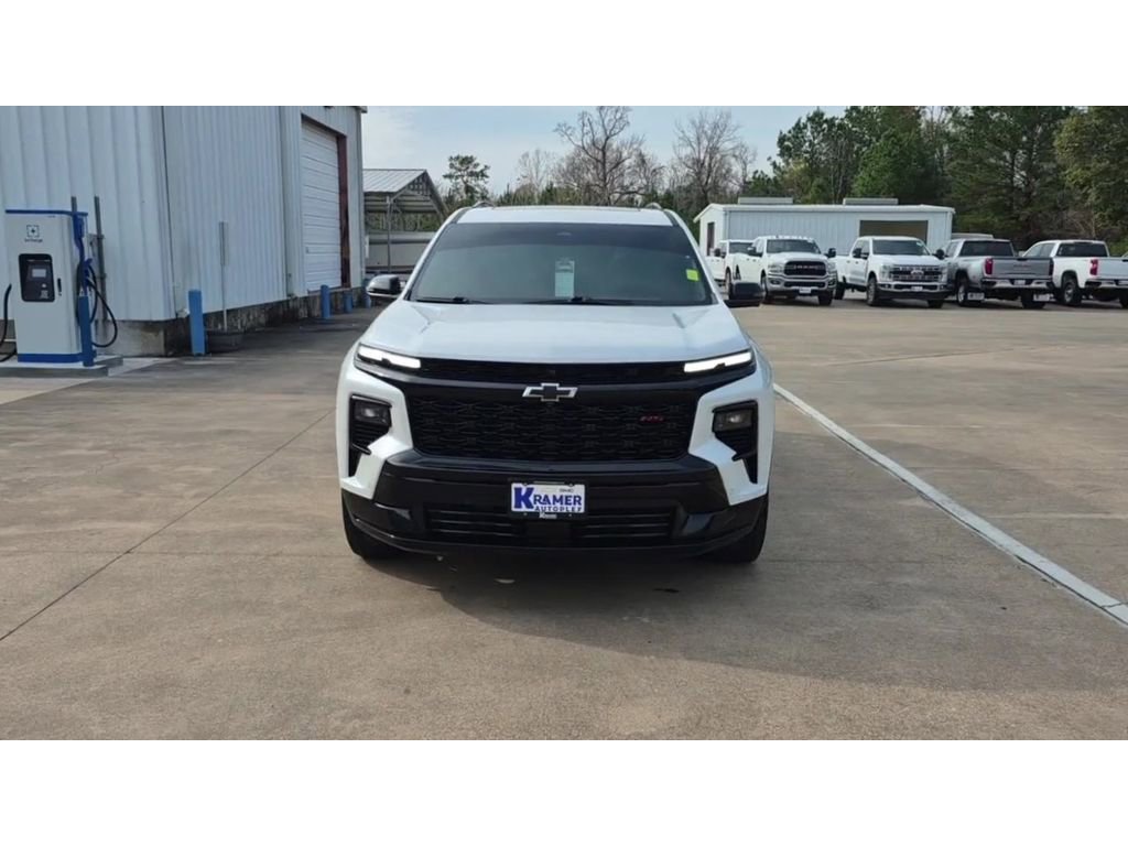 Used 2024 Chevrolet Traverse RS image 3