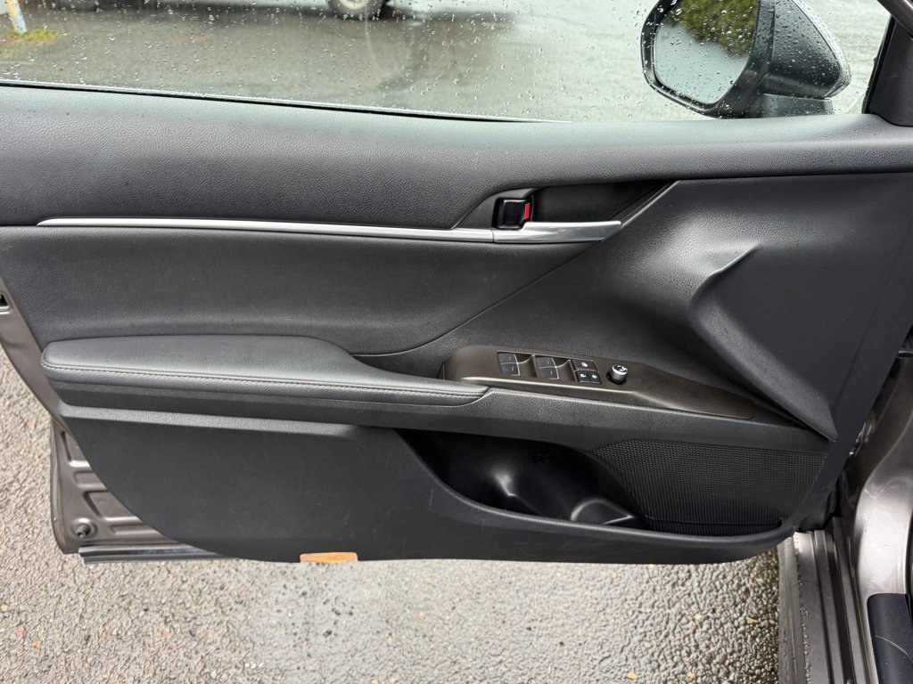 Used 2023 Toyota Camry XSE image 11