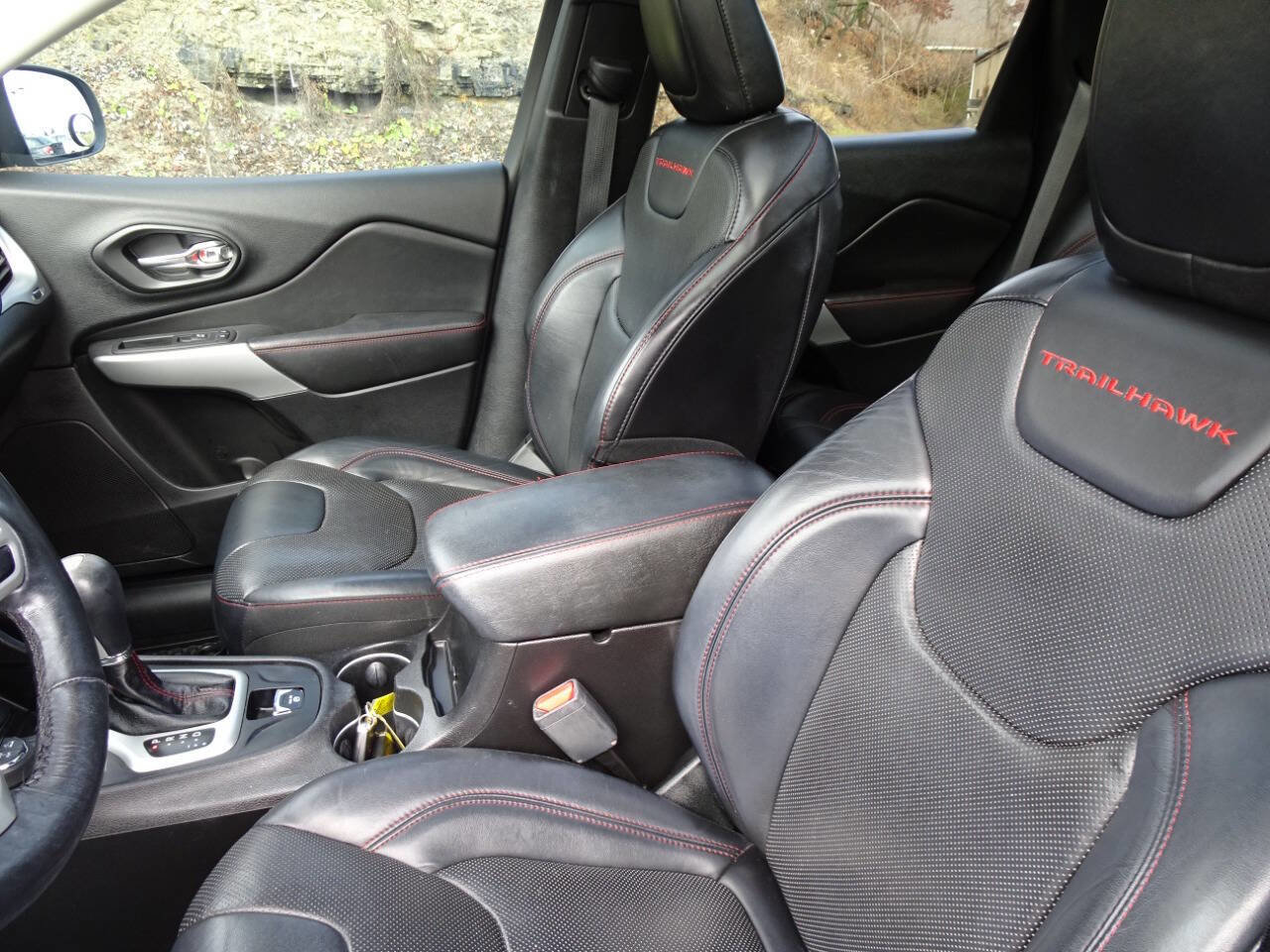 Used 2017 Jeep Cherokee Trailhawk image 18