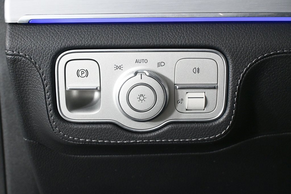 Certified 2025 Mercedes-Benz GLE 53 AMG 4MATIC image 9