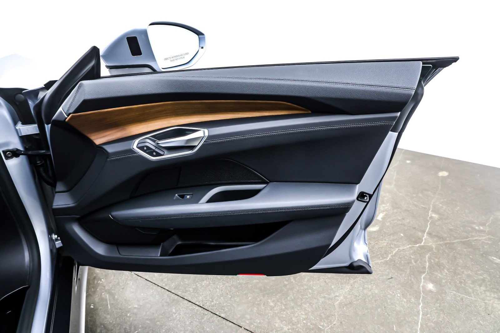 Used 2022 Audi e-tron GT Premium Plus image 23