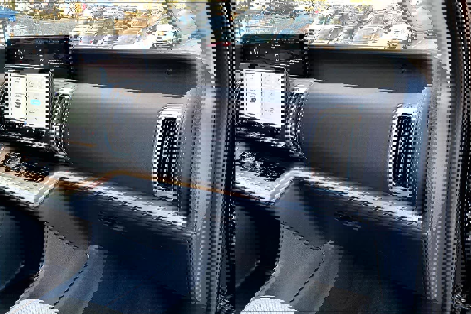 Used 2025 Ford Expedition Max Platinum image 18