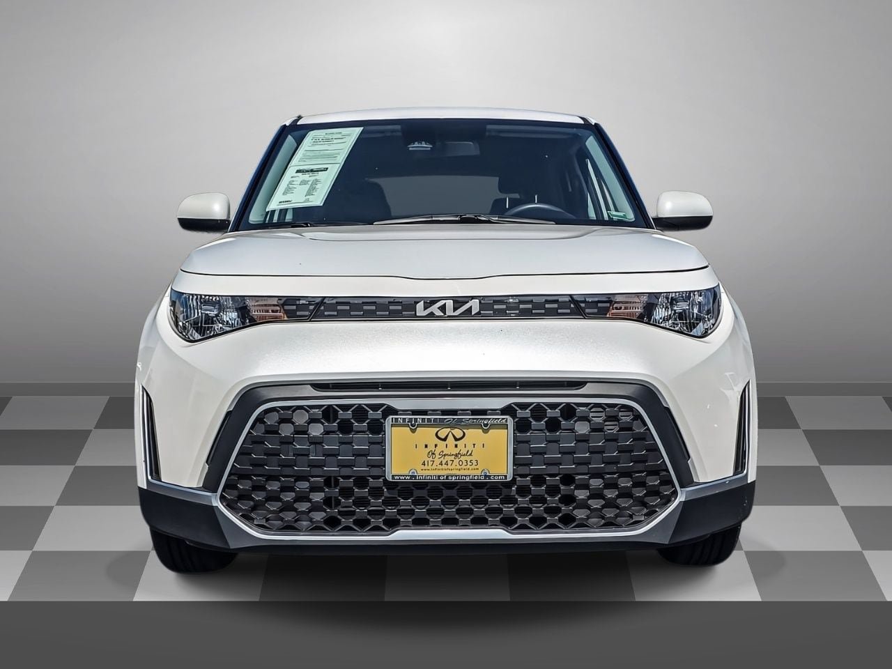 Used 2024 Kia Soul LX w/ Option Group 015 FWD image 2