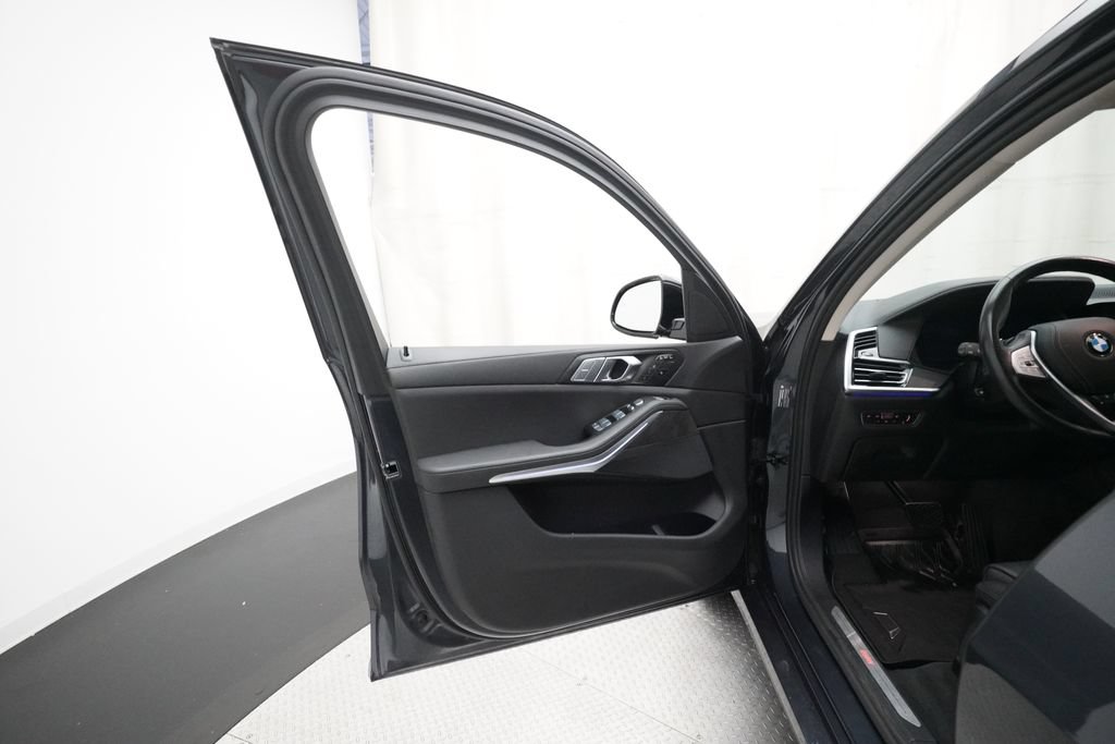 Used 2022 BMW X7 xDrive40i w/ Premium Package AWD/4WD image 28