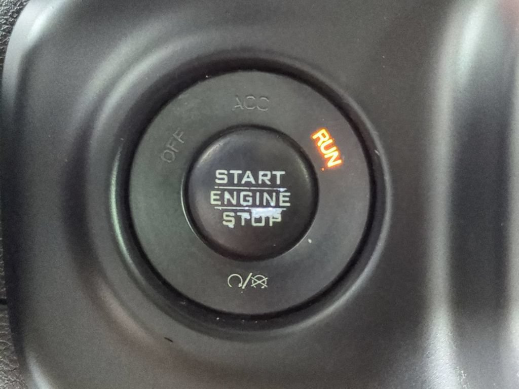 Used 2018 Jeep Wrangler Unlimited Rubicon w/ Cold Weather Group AWD/4WD image 36