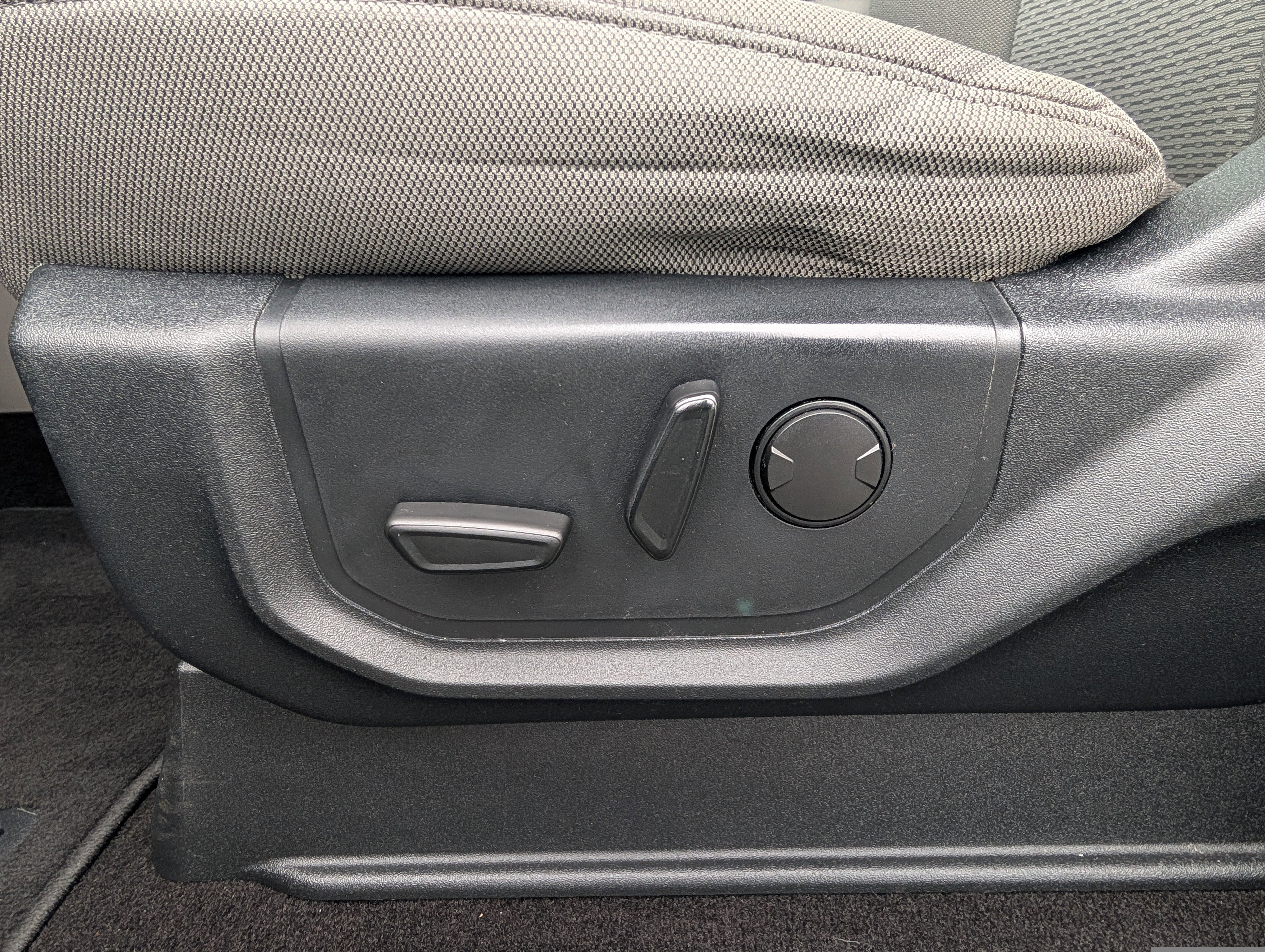 Certified 2019 Ford F150 XLT w/ Equipment Group 302A Luxury image 16