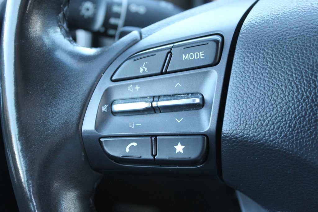 Used 2023 Hyundai Kona Limited image 29