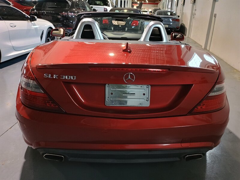 Used 2016 Mercedes-Benz SLK 300 w/ Premium 1 Package image 5