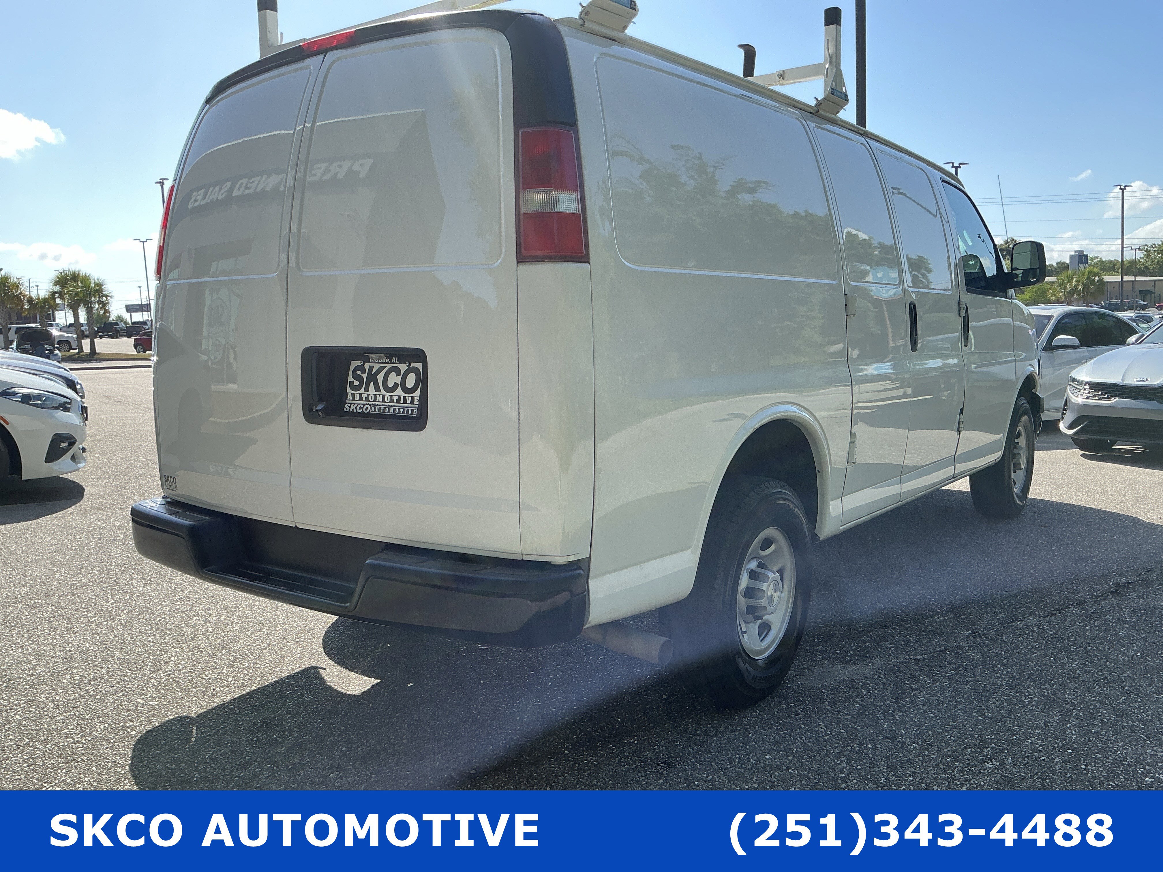 Used 2020 Chevrolet Express 2500 w/ Communications Package RWD image 5