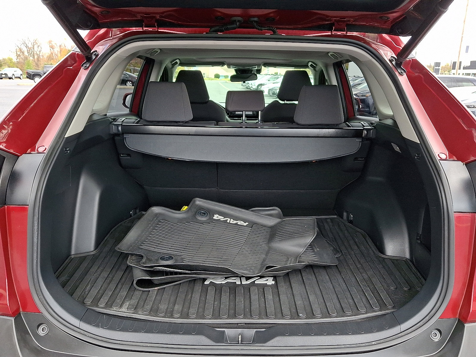 Used 2019 Toyota RAV4 XLE image 29