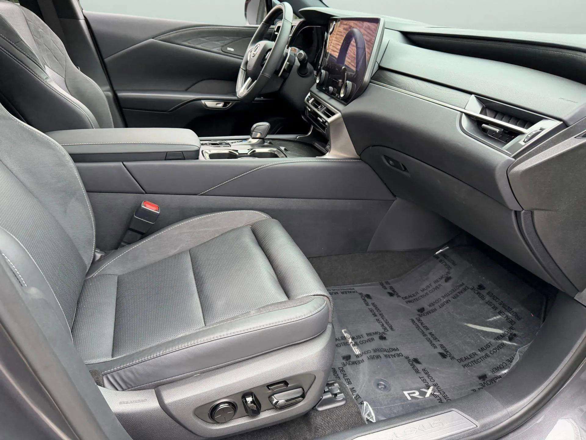 Used 2024 Lexus RX 350 FWD image 29