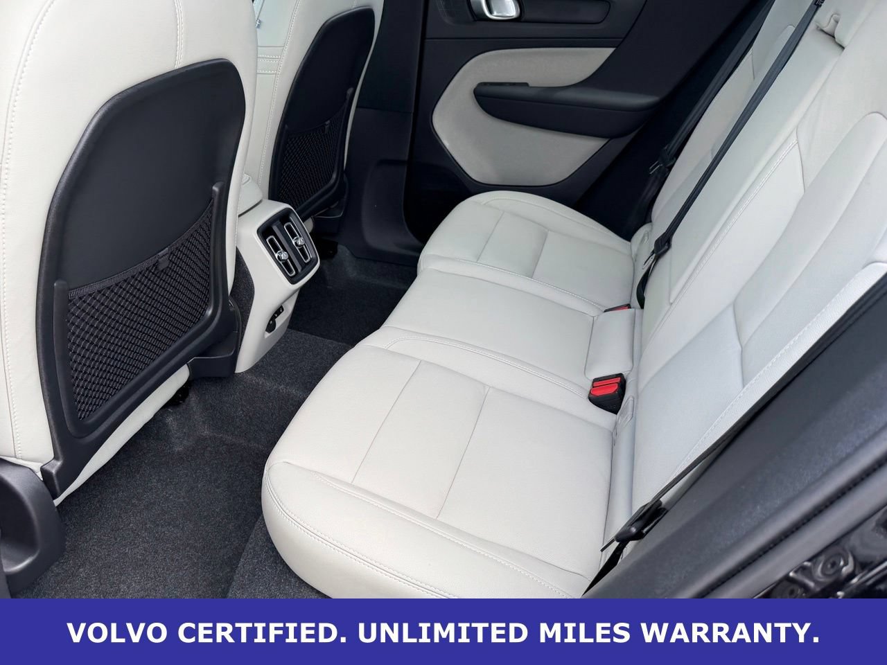 Certified 2025 Volvo XC40 B5 Ultra AWD/4WD image 33
