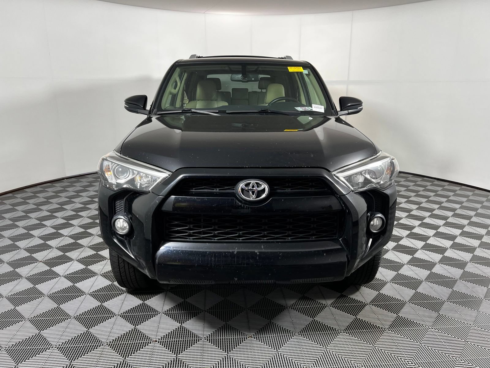 Used 2015 Toyota 4Runner SR5 Premium RWD image 2