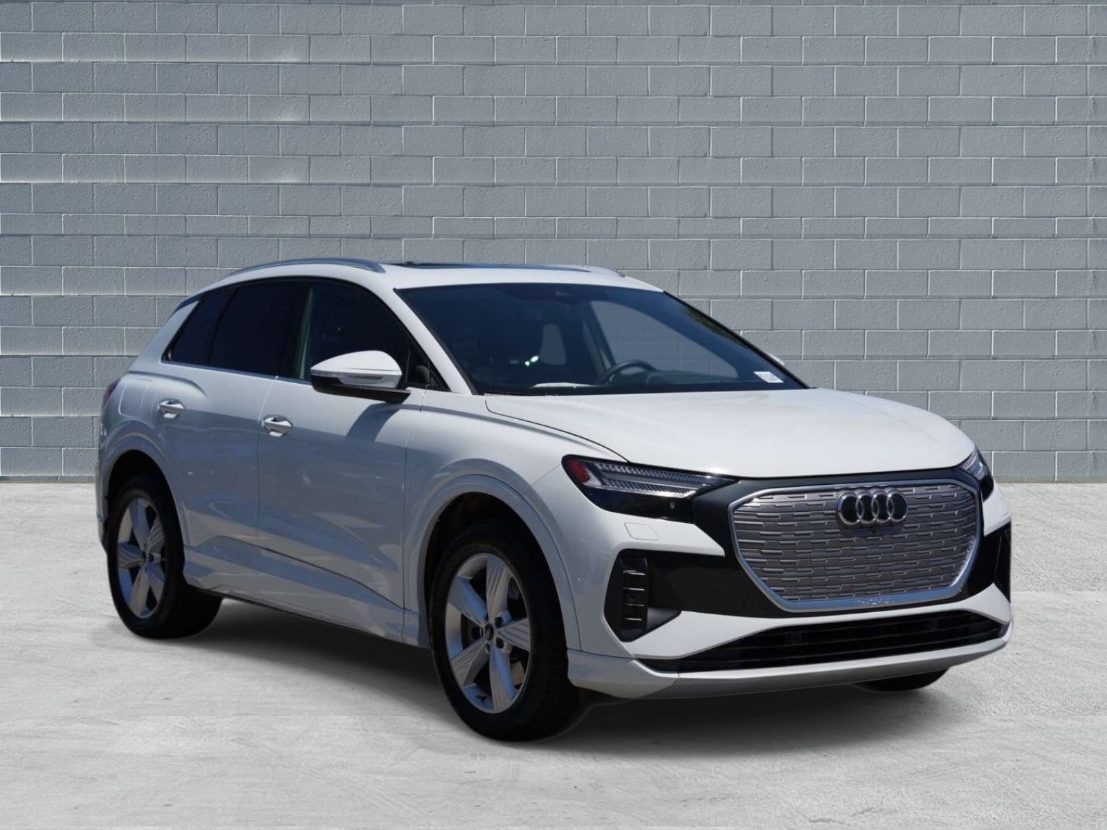 Used 2022 Audi Q4 e-tron Prestige AWD/4WD image 1