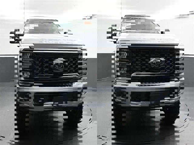 New 2026 Ford F250 Lariat w/ Black Appearance Package image 5