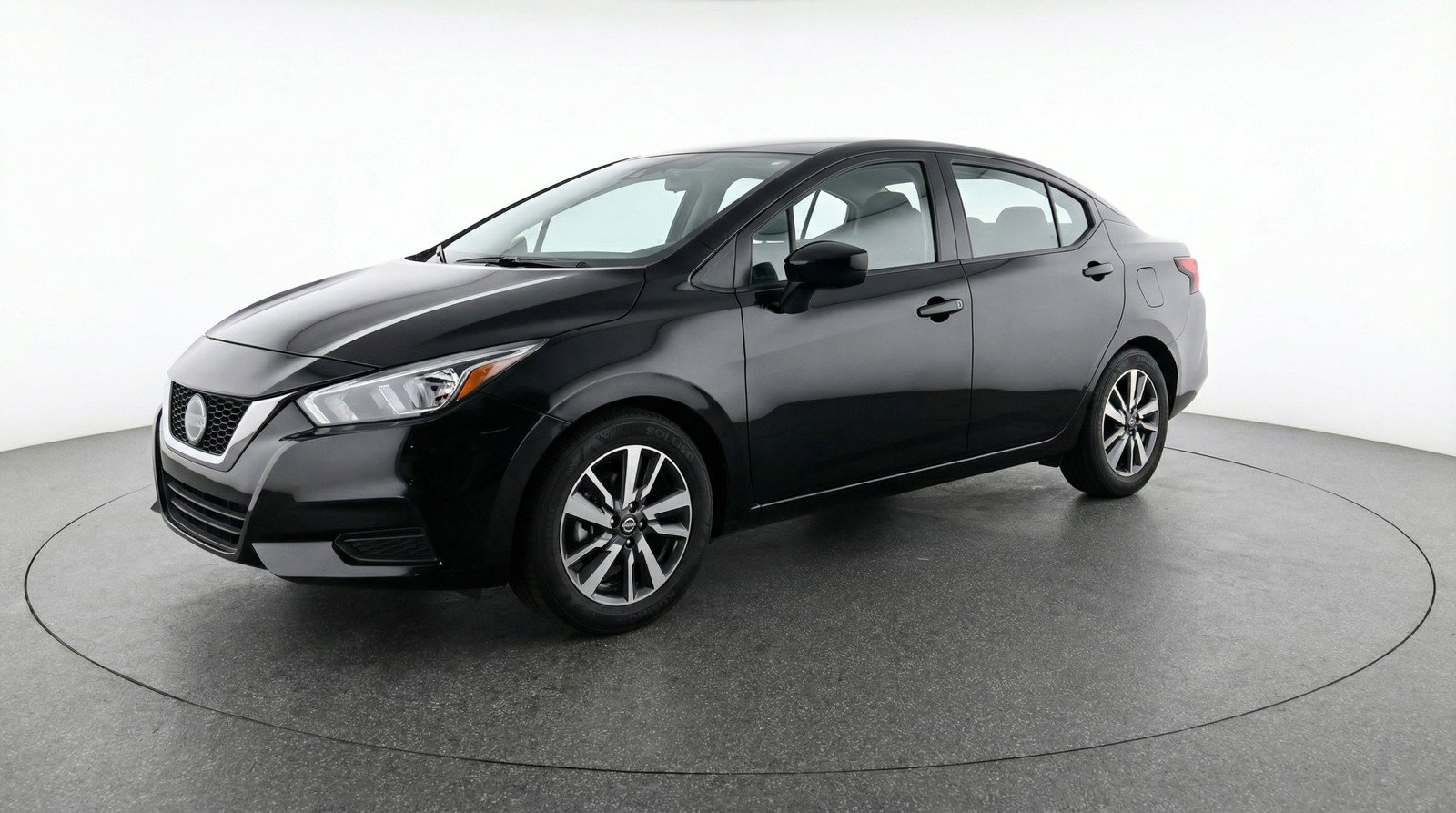 Used 2025 Nissan Versa SV image 3