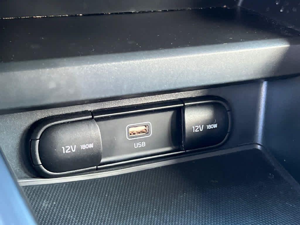 Used 2023 Kia Soul LX w/ LX Technology Package FWD image 30