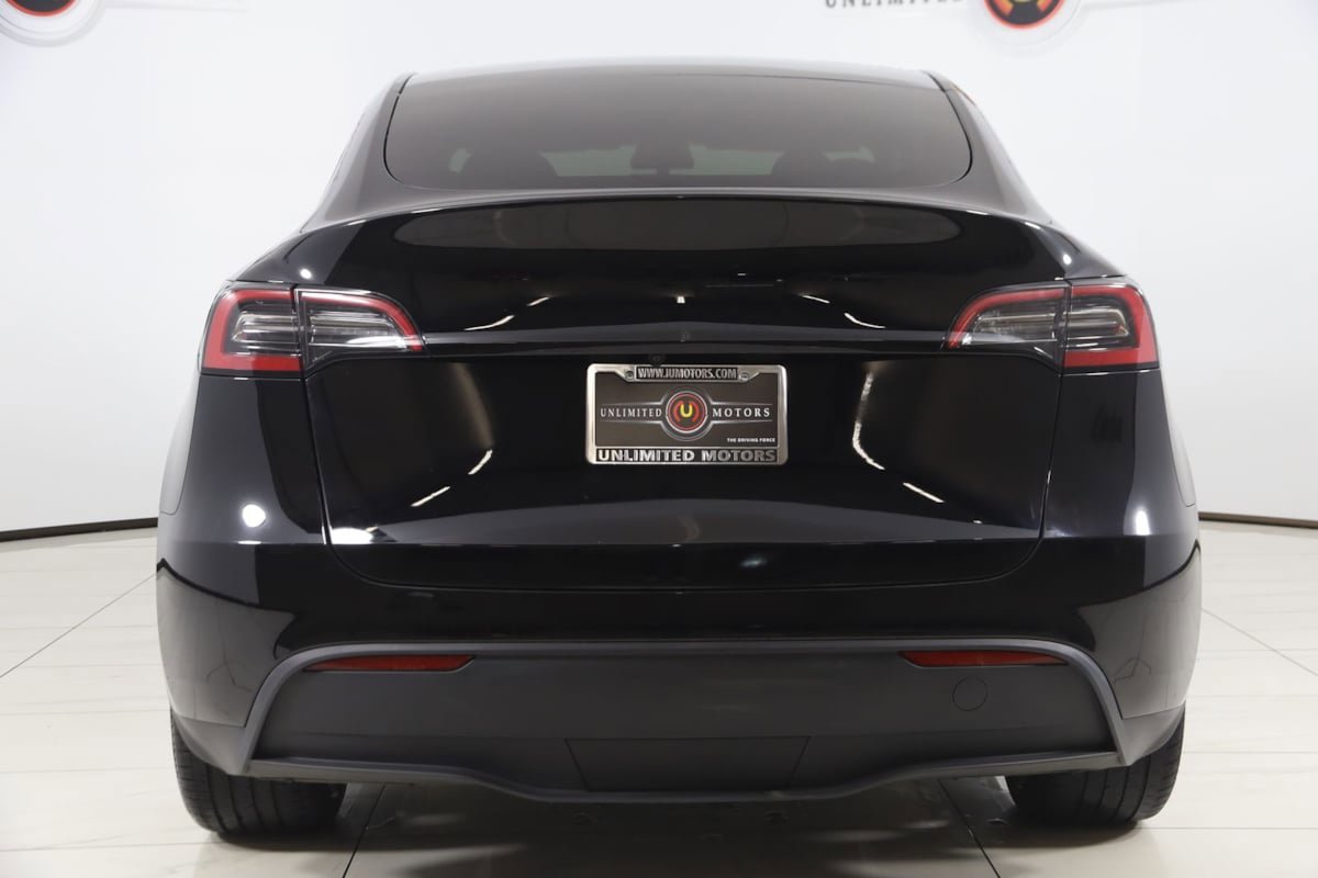 Used 2023 Tesla Model Y Long Range image 44