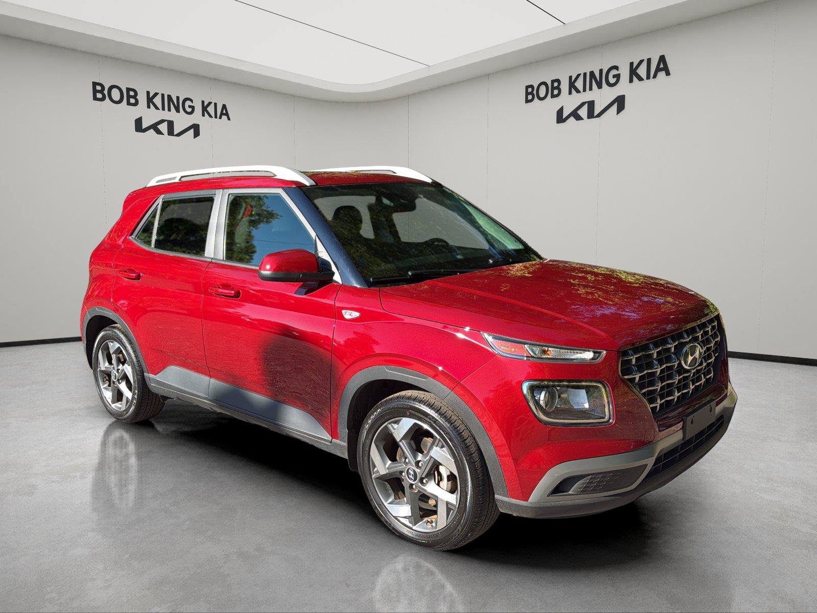 Used 2024 Hyundai Venue SEL FWD image 7