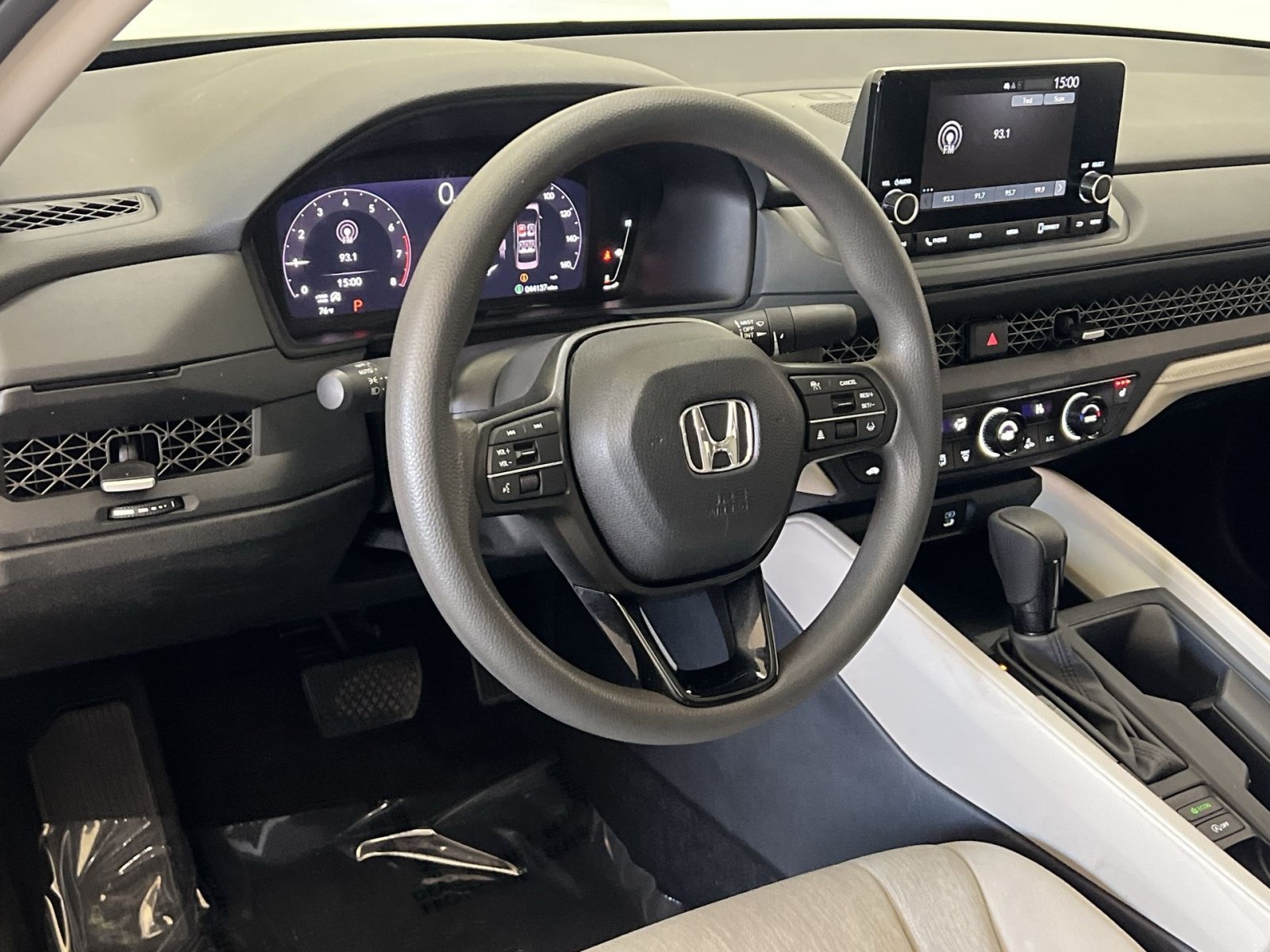 Used 2023 Honda Accord EX image 15
