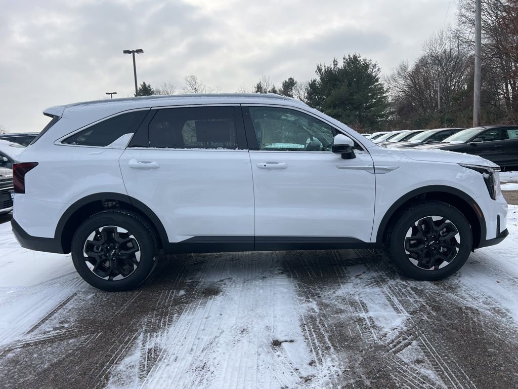 New 2026 Kia Sorento S image 4