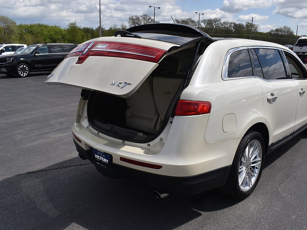 Used 2018 Lincoln MKT AWD w/ Technology Package image 31
